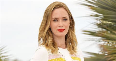 emiky blunt nude|Emily Blunt Talks Deleted Sicario Nude Scene That My Tits。